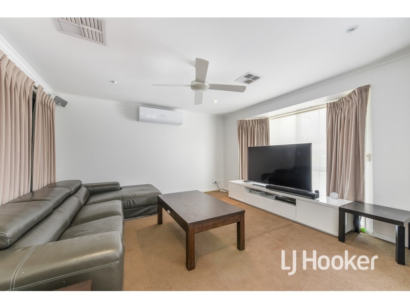 2 Anita Place, Pakenham VIC 3810