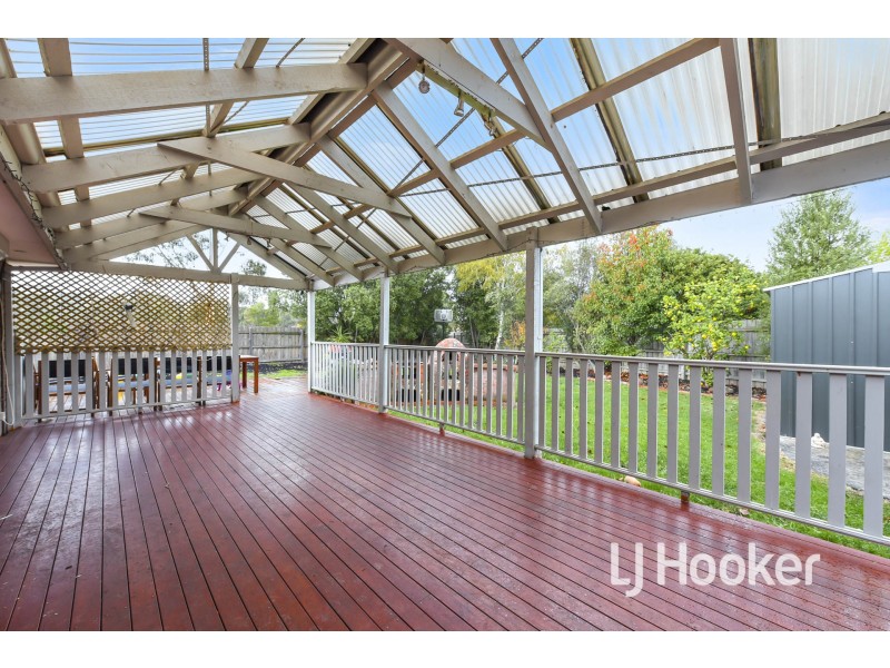 2 Anita Place, Pakenham VIC 3810