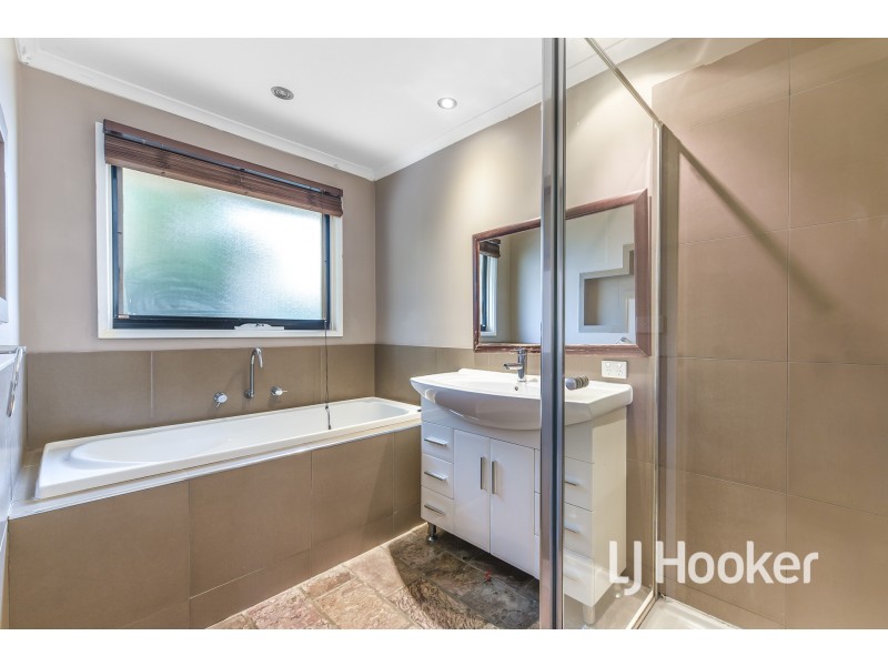 11 Isaac Court, Pakenham VIC 3810