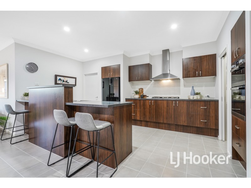 19 Arthur Phillip Drive, Pakenham VIC 3810