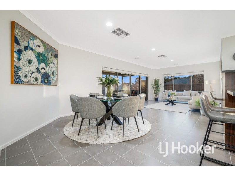 19 Arthur Phillip Drive, Pakenham VIC 3810