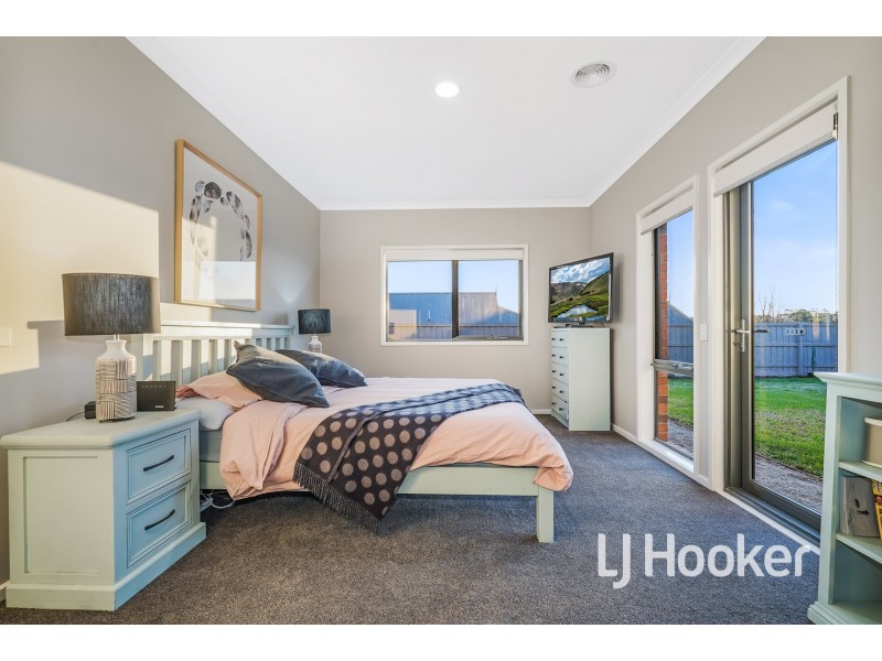 19 Arthur Phillip Drive, Pakenham VIC 3810