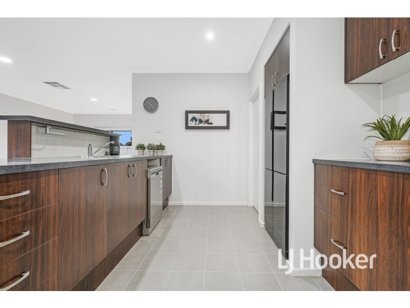 19 Arthur Phillip Drive, Pakenham VIC 3810