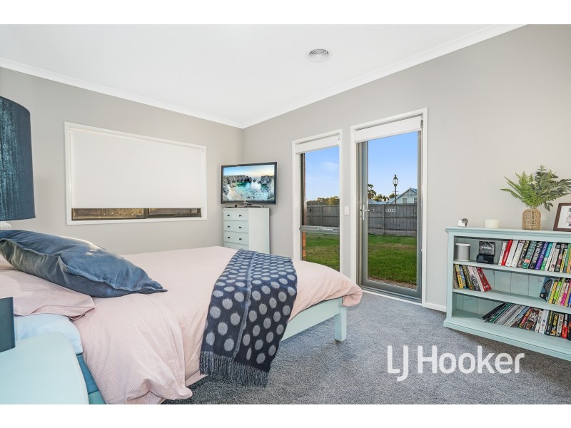 19 Arthur Phillip Drive, Pakenham VIC 3810