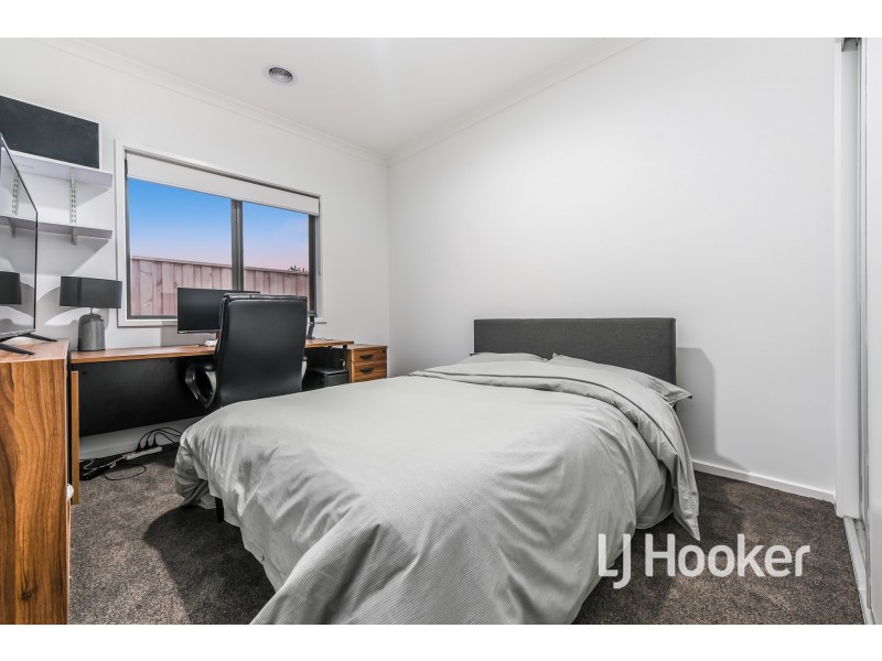 19 Arthur Phillip Drive, Pakenham VIC 3810