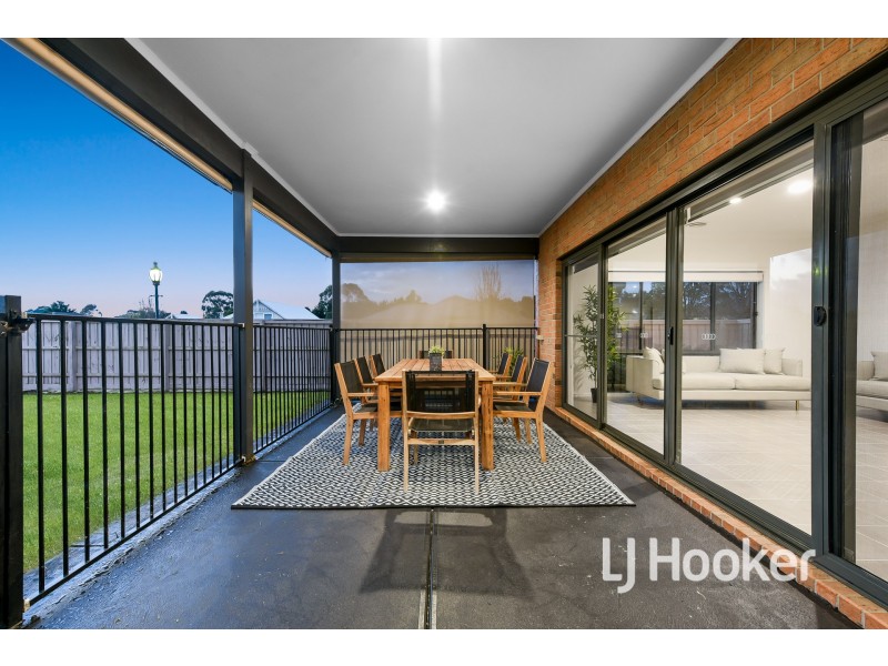 19 Arthur Phillip Drive, Pakenham VIC 3810
