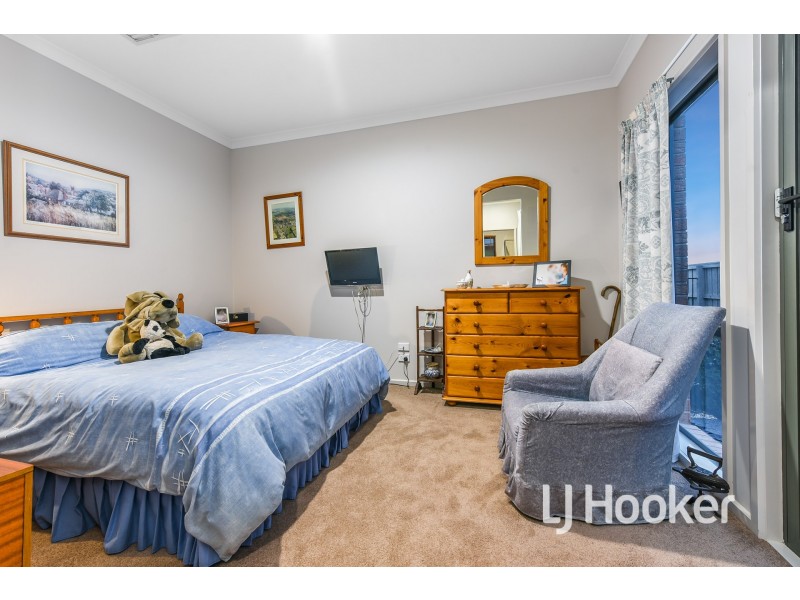 19 Arthur Phillip Drive, Pakenham VIC 3810