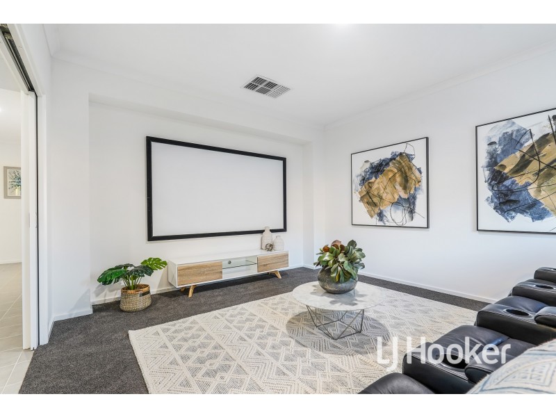 19 Arthur Phillip Drive, Pakenham VIC 3810