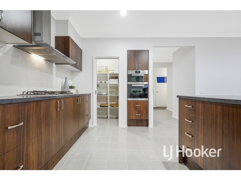 19 Arthur Phillip Drive, Pakenham VIC 3810