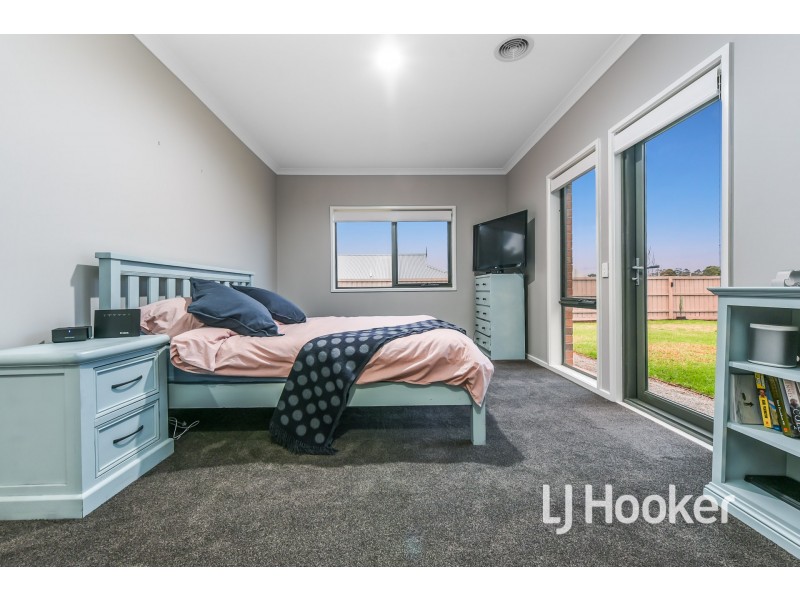 19 Arthur Phillip Drive, Pakenham VIC 3810