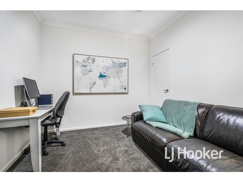 19 Arthur Phillip Drive, Pakenham VIC 3810