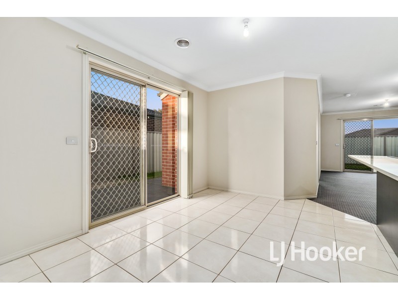 16 Willowtree Drive, Pakenham VIC 3810