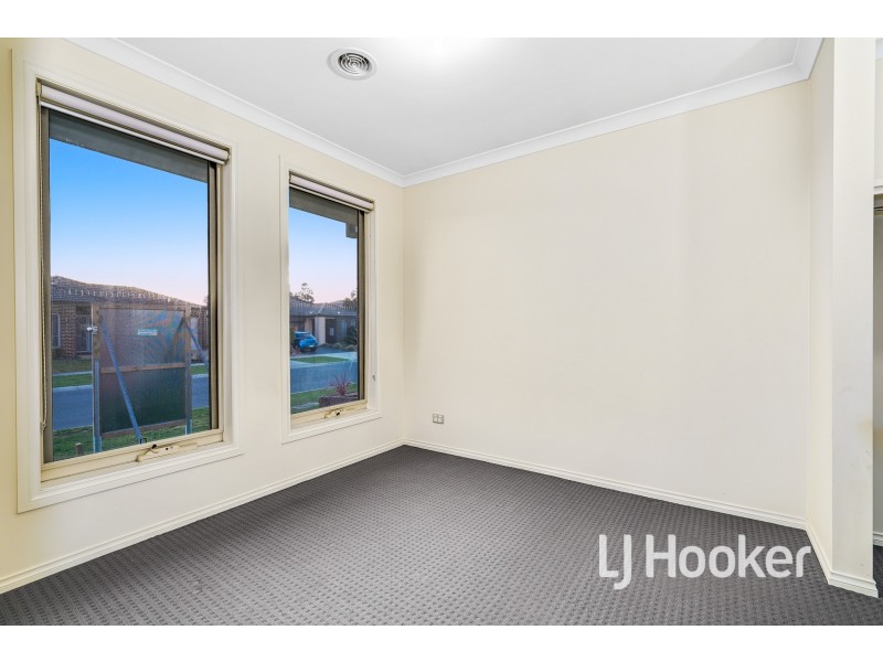 16 Willowtree Drive, Pakenham VIC 3810