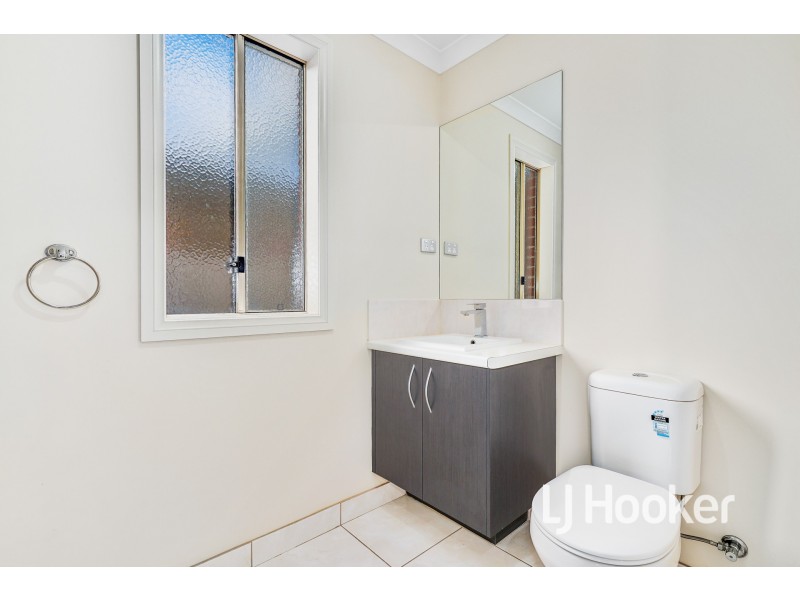 16 Willowtree Drive, Pakenham VIC 3810