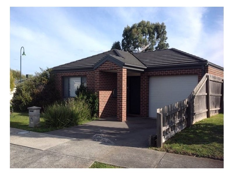 13A Marina Court, Berwick VIC 3806
