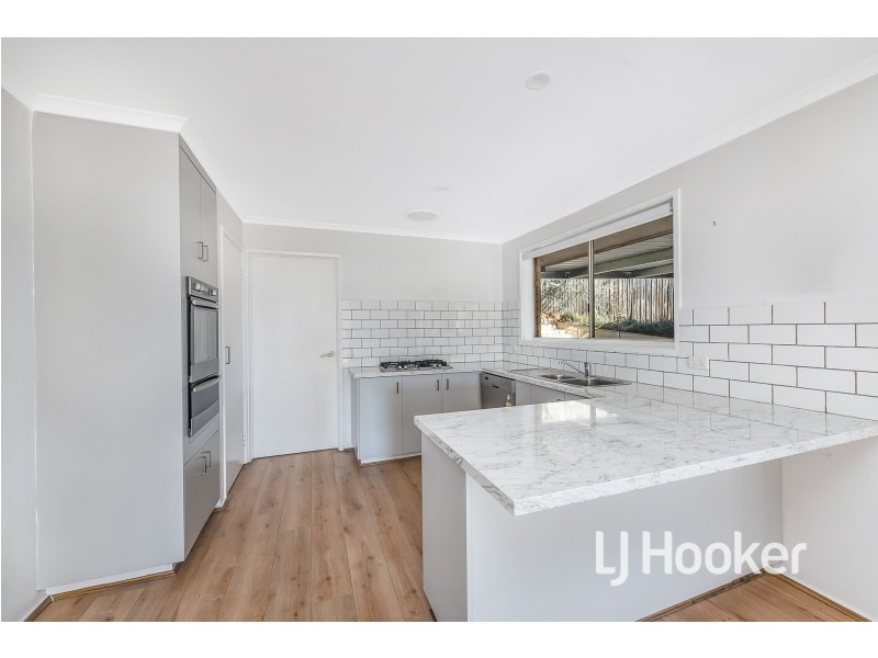 6 Angus Court, Pakenham VIC 3810