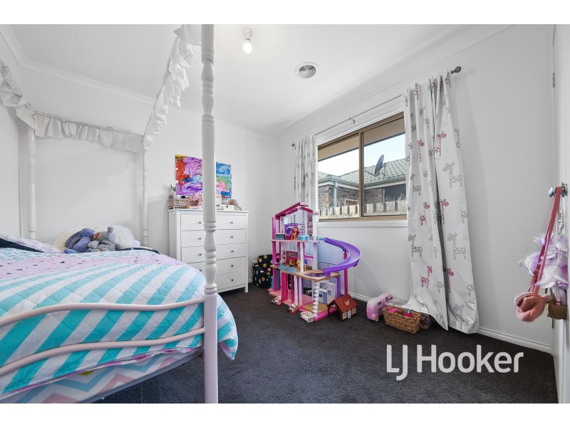 25 Ben Drive, Pakenham VIC 3810