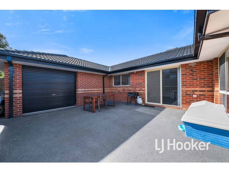 25 Ben Drive, Pakenham VIC 3810