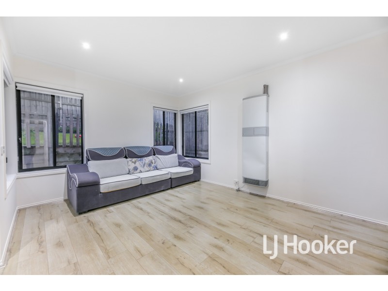 22/103 Army Road, Pakenham VIC 3810