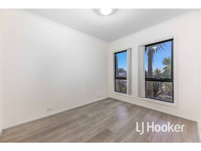 22/103 Army Road, Pakenham VIC 3810