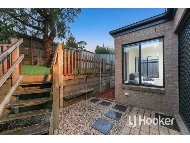 22/103 Army Road, Pakenham VIC 3810