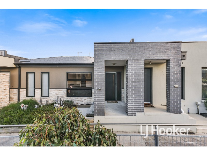 21 Fadden Mews, Officer VIC 3809