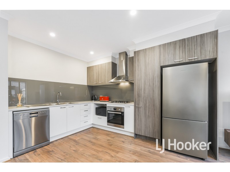 21 Fadden Mews, Officer VIC 3809