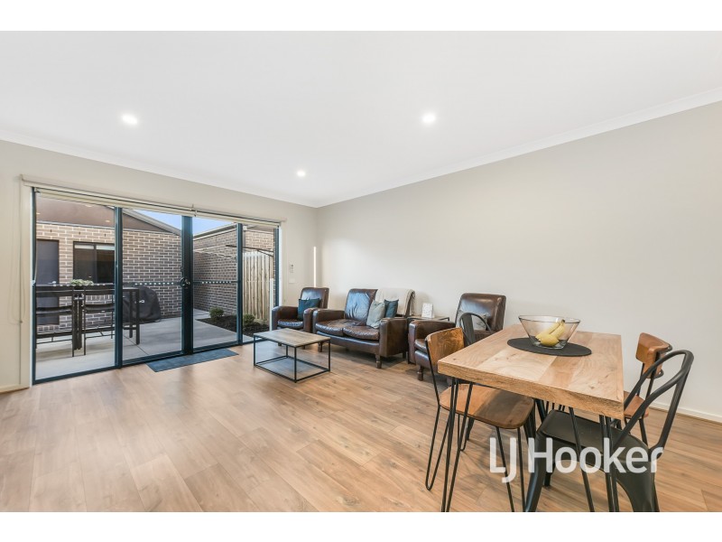 21 Fadden Mews, Officer VIC 3809