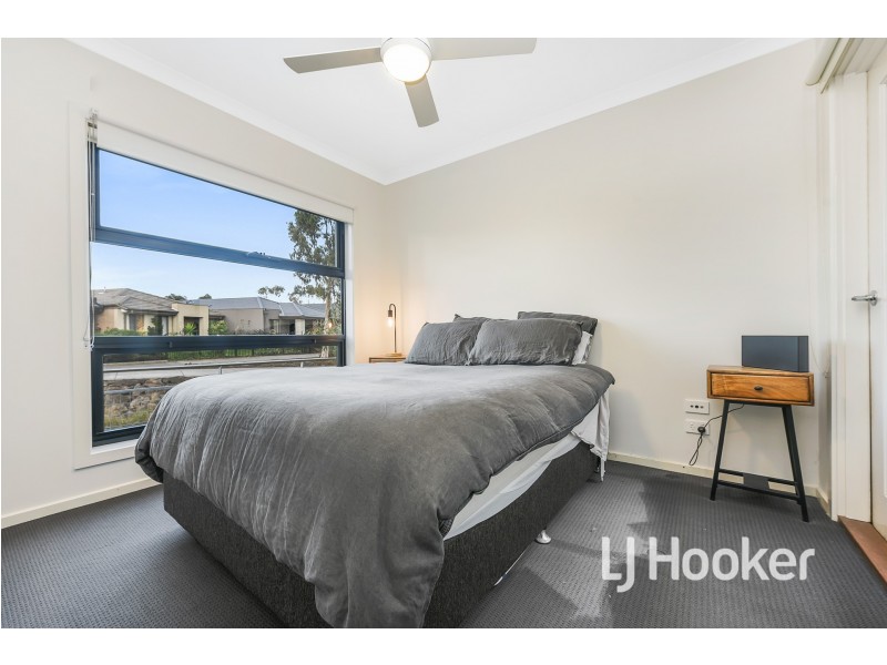 21 Fadden Mews, Officer VIC 3809