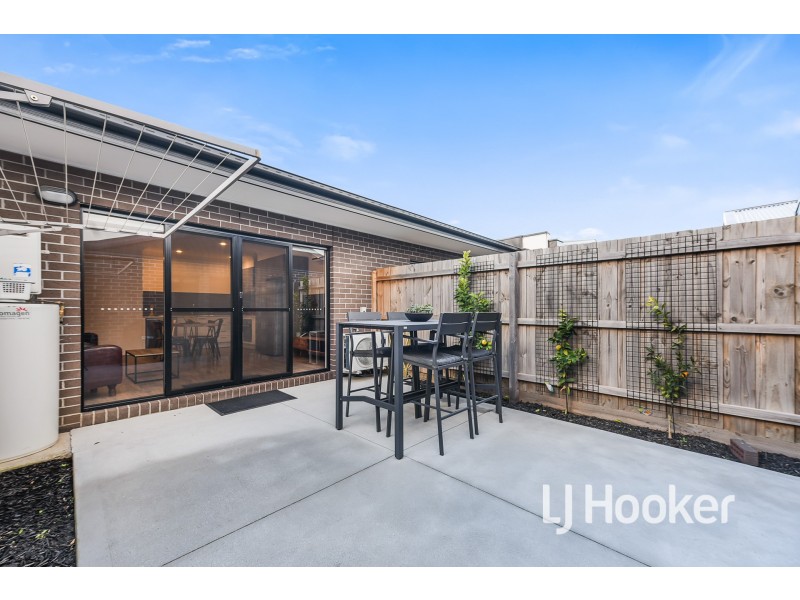 21 Fadden Mews, Officer VIC 3809