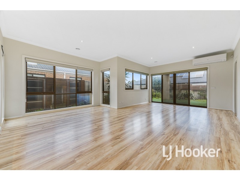 7 Hamish Avenue, Pakenham VIC 3810