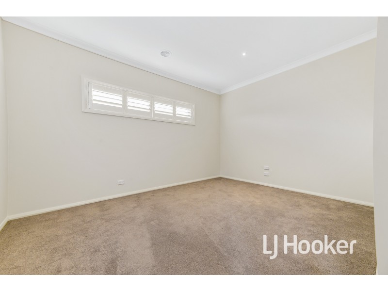 7 Hamish Avenue, Pakenham VIC 3810