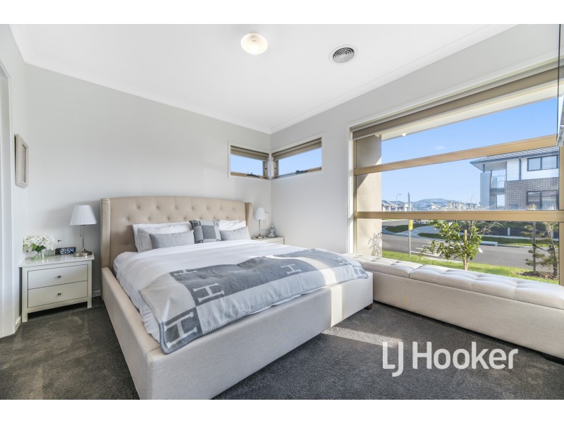 15 Chaffey Grove, Officer South VIC 3809