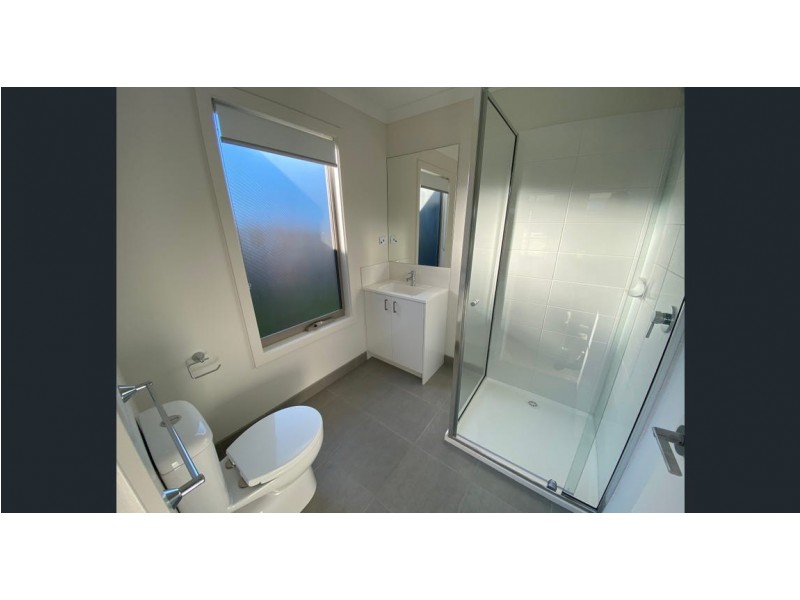 12 Manchester Circuit, Longwarry VIC 3816