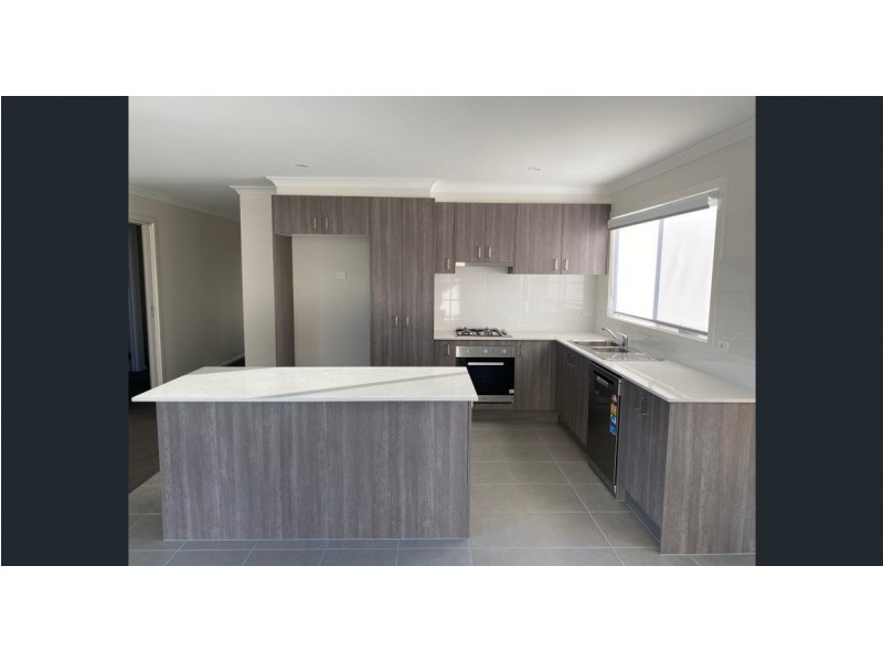 12 Manchester Circuit, Longwarry VIC 3816