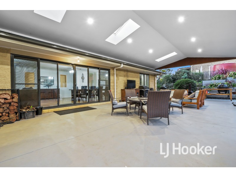 24 Settlers Rise, Drouin VIC 3818