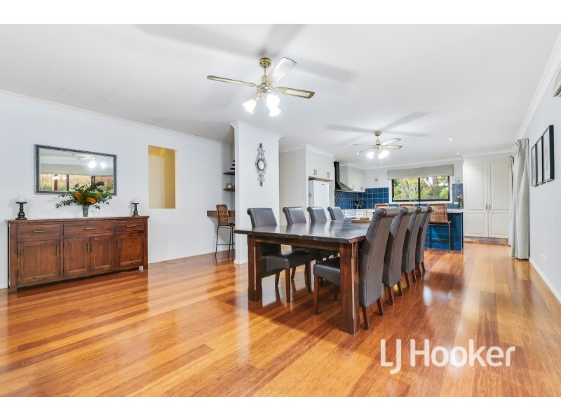 24 Settlers Rise, Drouin VIC 3818