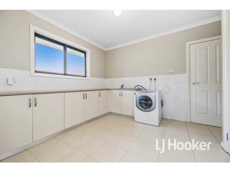 24 Settlers Rise, Drouin VIC 3818