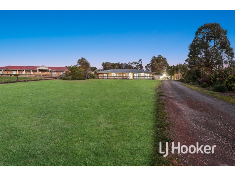 24 Settlers Rise, Drouin VIC 3818