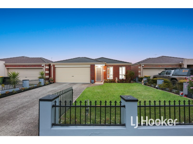 17 Elderberry Way, Pakenham VIC 3810