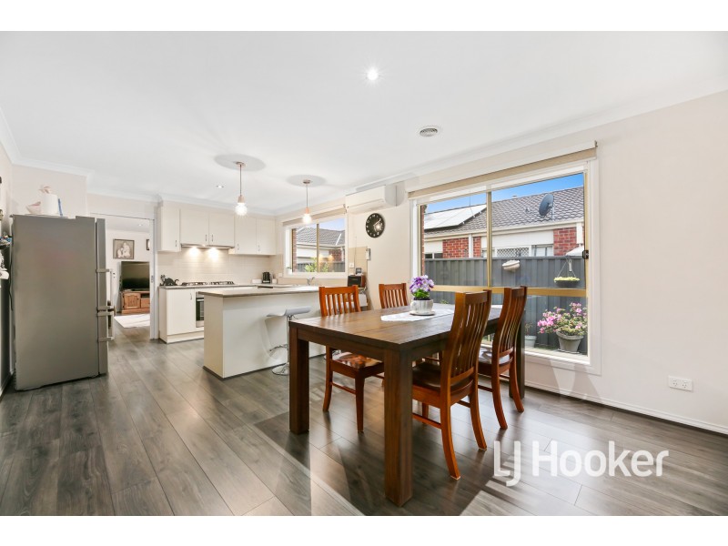 17 Elderberry Way, Pakenham VIC 3810