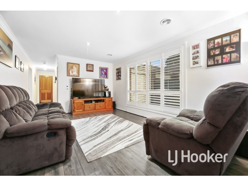 17 Elderberry Way, Pakenham VIC 3810