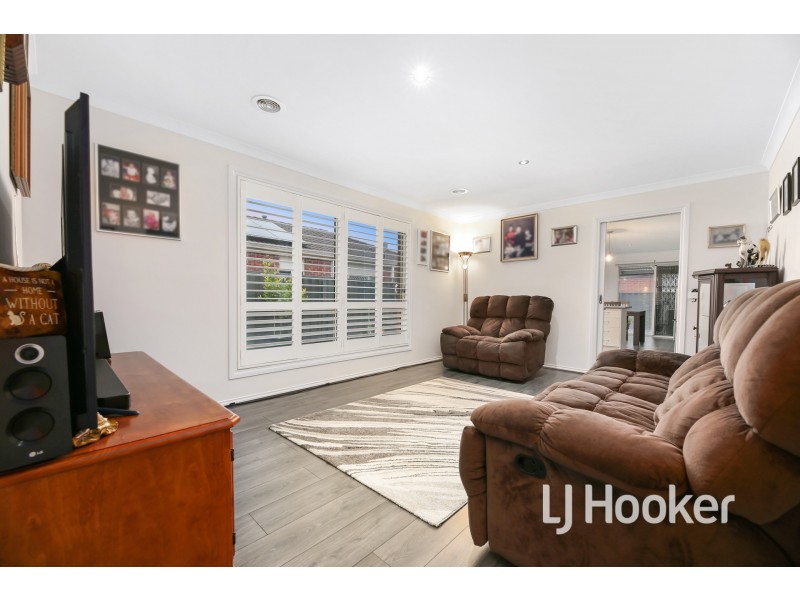 17 Elderberry Way, Pakenham VIC 3810