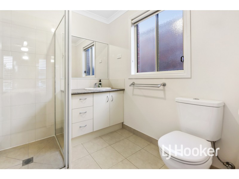 17 Elderberry Way, Pakenham VIC 3810