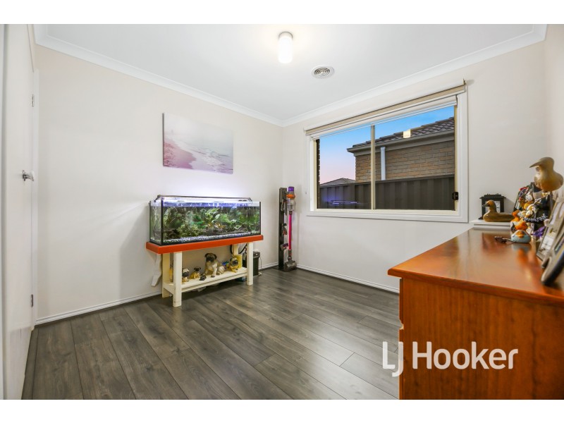 17 Elderberry Way, Pakenham VIC 3810