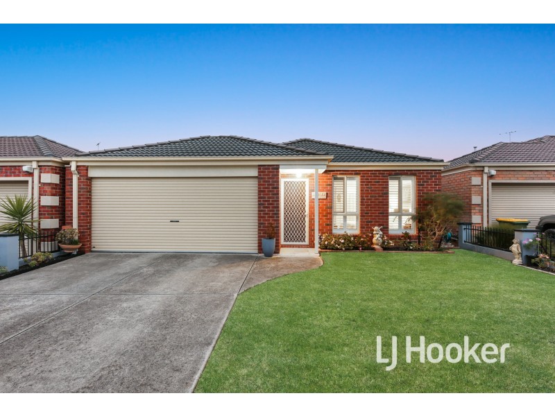 17 Elderberry Way, Pakenham VIC 3810
