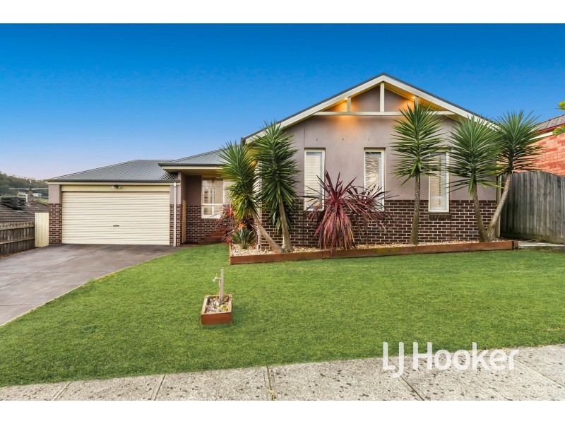 13 Silver Gum Drive, Pakenham VIC 3810