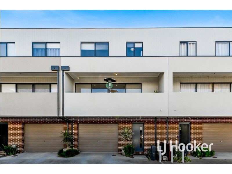 33 Rubus Way, Pakenham VIC 3810