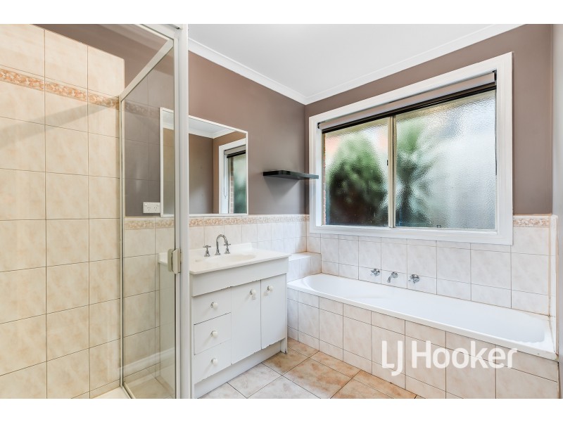 40 Ebony Drive, Pakenham VIC 3810