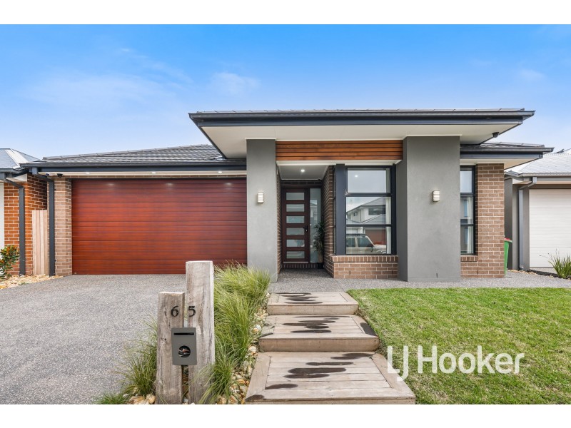 65 Kaduna Drive, Officer South VIC 3809